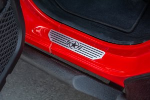 Jeep Wrangler Sill Plates - Rear - DV8 Offroad - Extruded Aluminum, Anodized Finish, Raised Brushed Accent Bars - Black - `18-`20